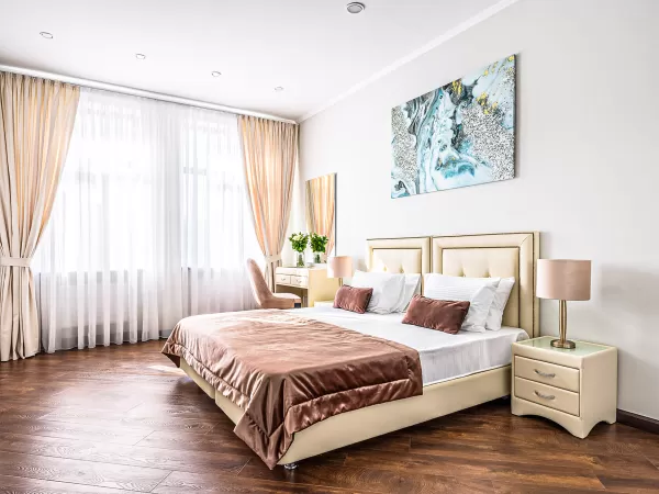 Номер категории Комфорт «Люкс» в санатории «Вернисаж» в г. Кисловодске - фотография