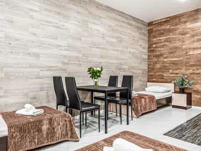 Номер категории Стандарт «Для четверых без окна +» в санатории «Вернисаж» в г. Кисловодске - фотография