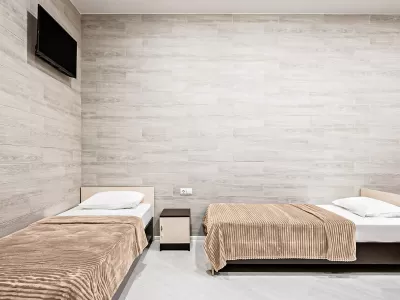 Номер категории Стандарт «Для пятерых без окна +» в санатории «Вернисаж» в г. Кисловодске - фотография