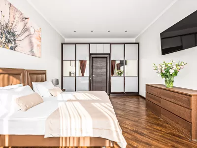 Номер категории Комфорт «Люкс» в санатории «Вернисаж» в г. Кисловодске - фотография